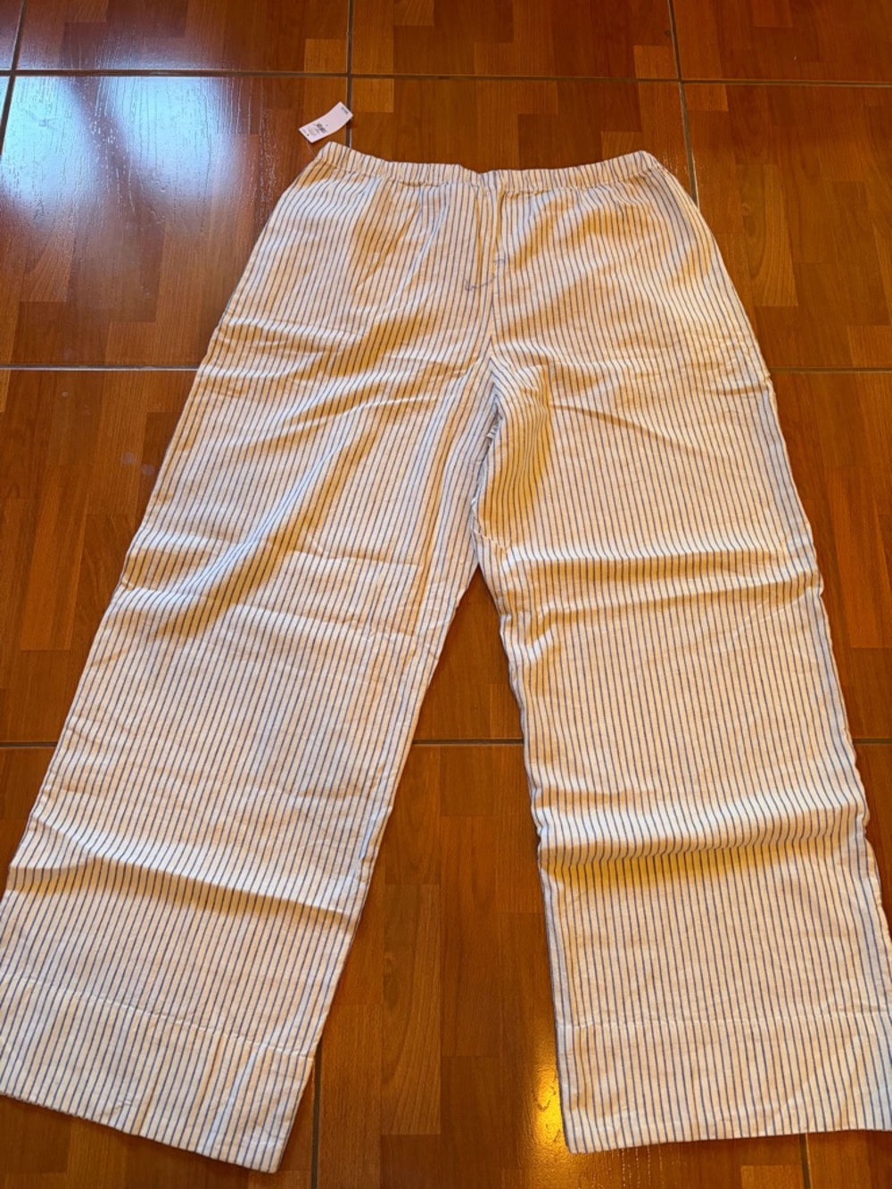 GAP Navy Button-Up Shirt and White Navy-Striped Wide Leg Pants - Picture 4 of 5